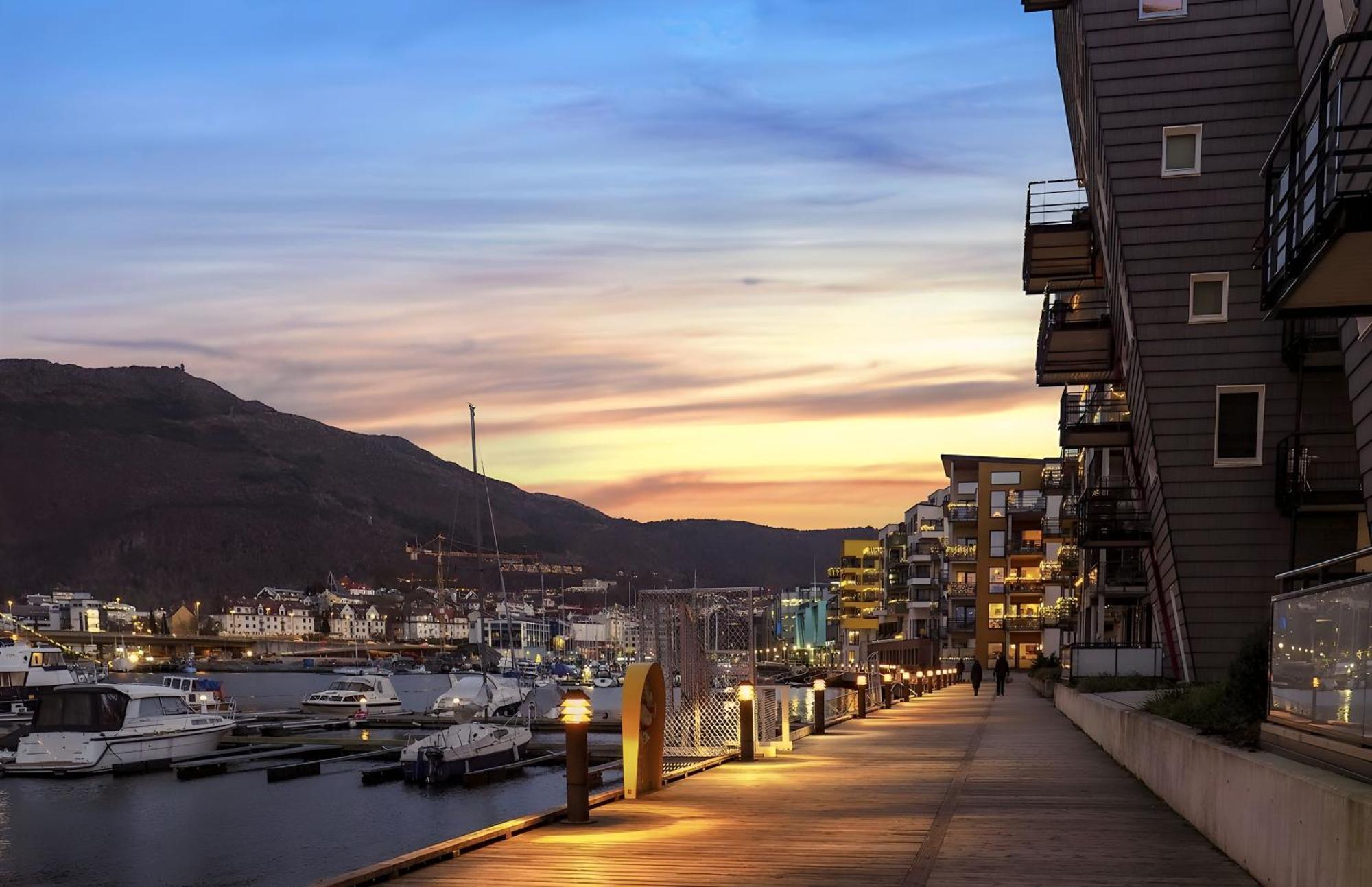 Modern Apartment In The Center Of Bergen Exterior photo